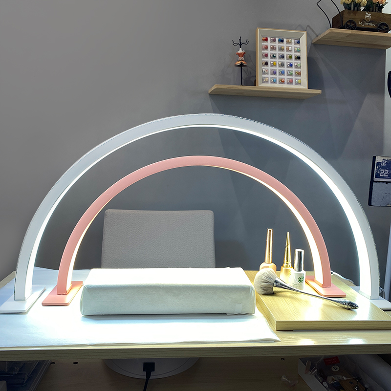 Beauty No Makeup - Luminária LED de Mesa em Arco